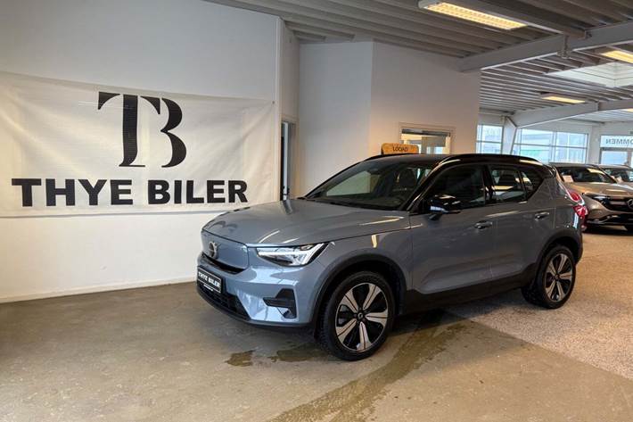 Grå Volvo XC40 fra 2023