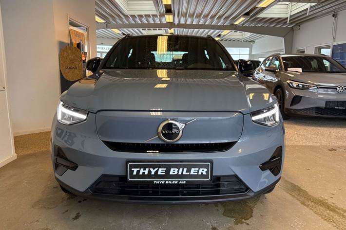 Grå Volvo XC40 fra 2023