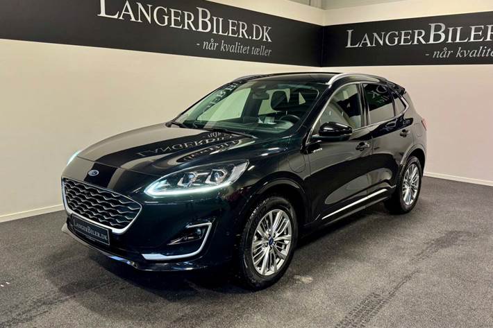 Sort Ford Kuga fra 2022 set udefra