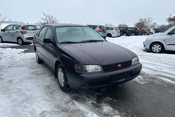 undefined Toyota Carina E fra 1994 set udefra