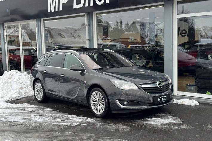 Grå Opel Insignia fra 2016