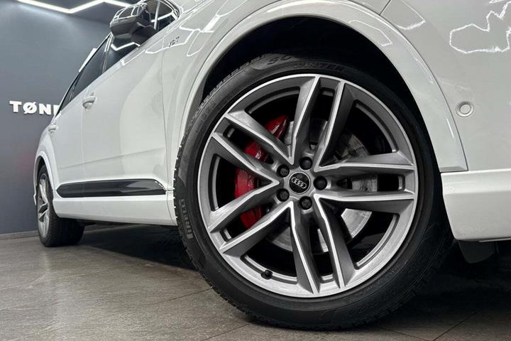 Hvid Audi SQ7 fra 2016