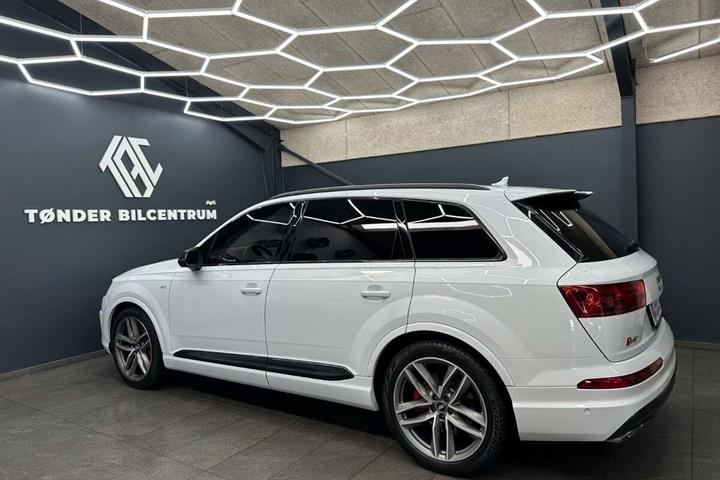 Hvid Audi SQ7 fra 2016