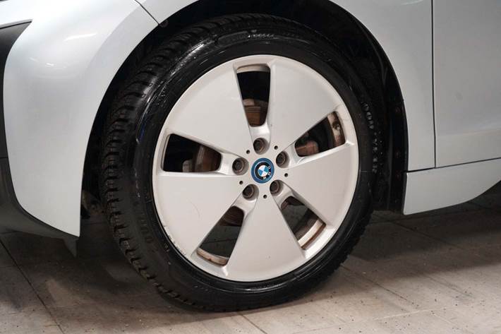 Sølv BMW i3 fra 2016