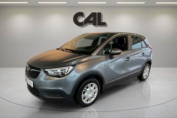 Sølv Opel Crossland X fra 2017 set udefra