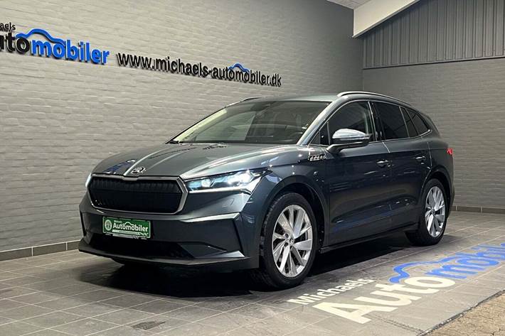 Grå Skoda Enyaq fra 2021 set udefra