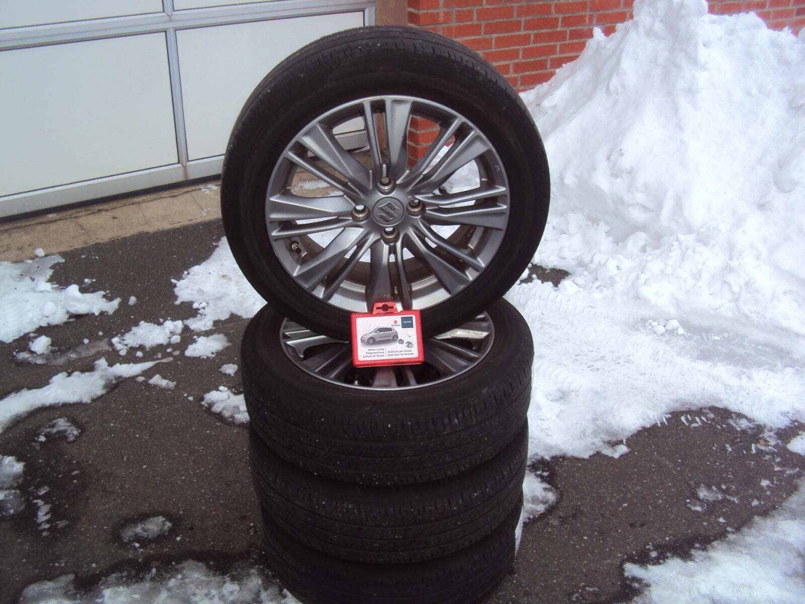 Grå Suzuki Baleno fra 2020