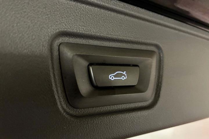 Sort BMW i5 fra 2025