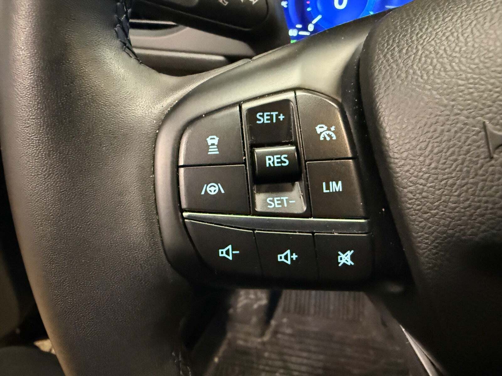 Sort Ford Kuga fra 2023
