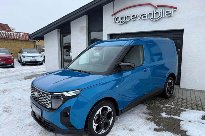 Blå Ford E-Transit Courier fra 2026 set udefra
