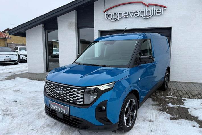 Blå Ford E-Transit Courier fra 2026 set udefra