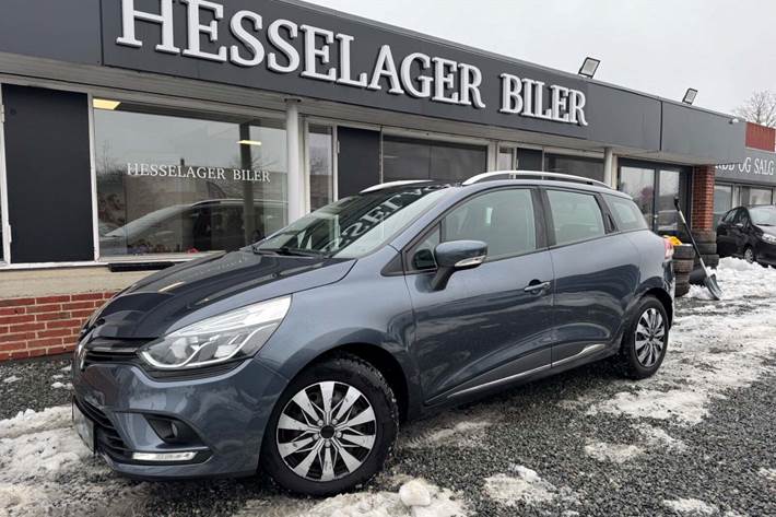 Grå Renault Clio IV fra 2018 set udefra