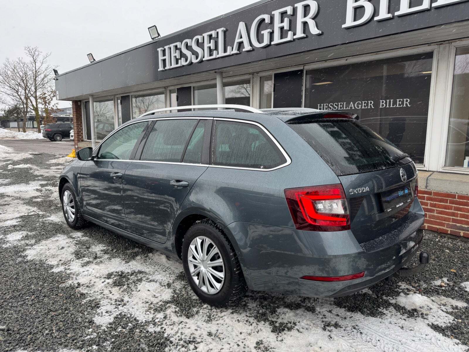 Grå Skoda Octavia fra 2019