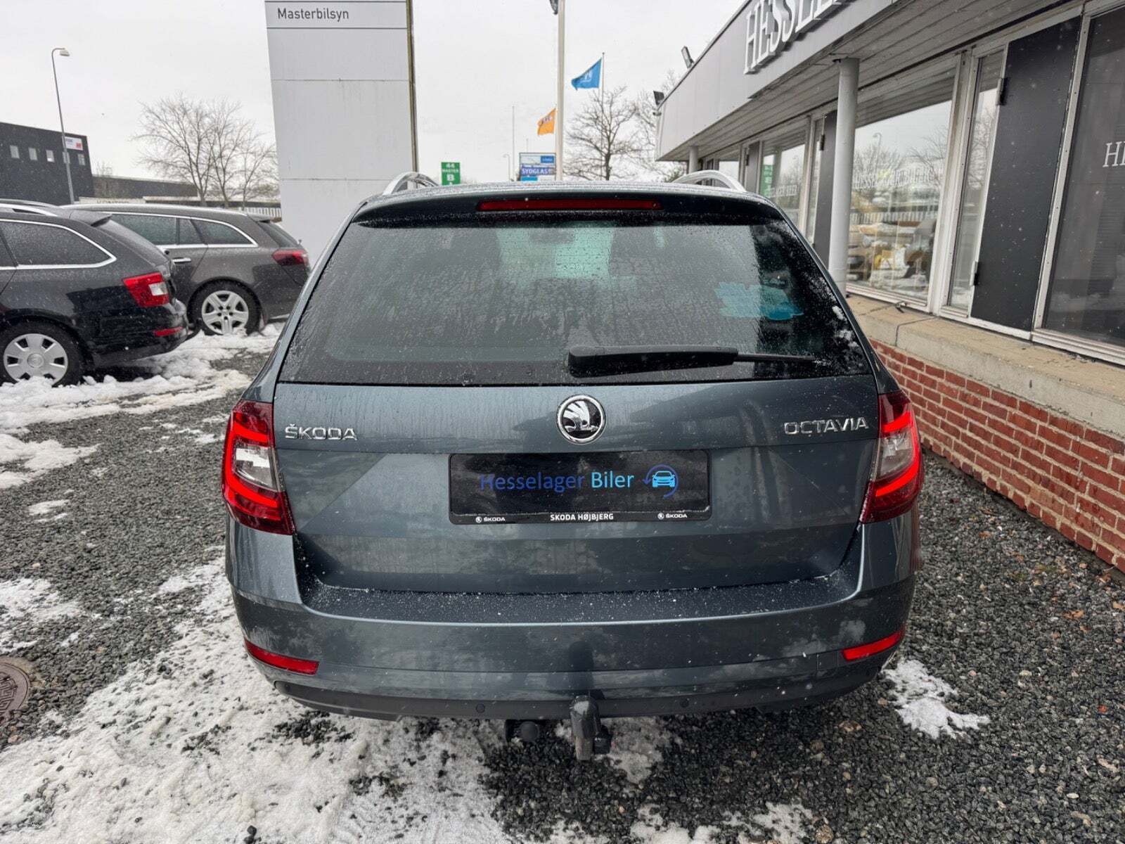 Grå Skoda Octavia fra 2019