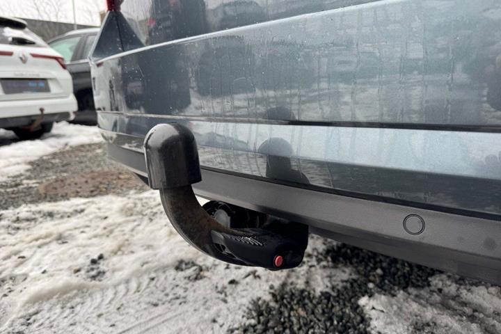 Grå Skoda Octavia fra 2019