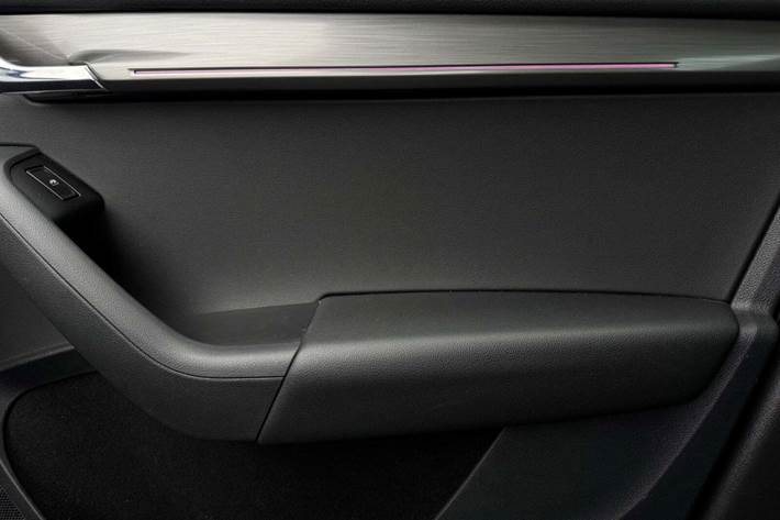 Grå Skoda Octavia fra 2019