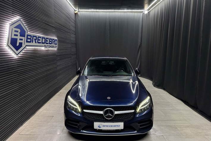 Blå Mercedes C220 d fra 2019