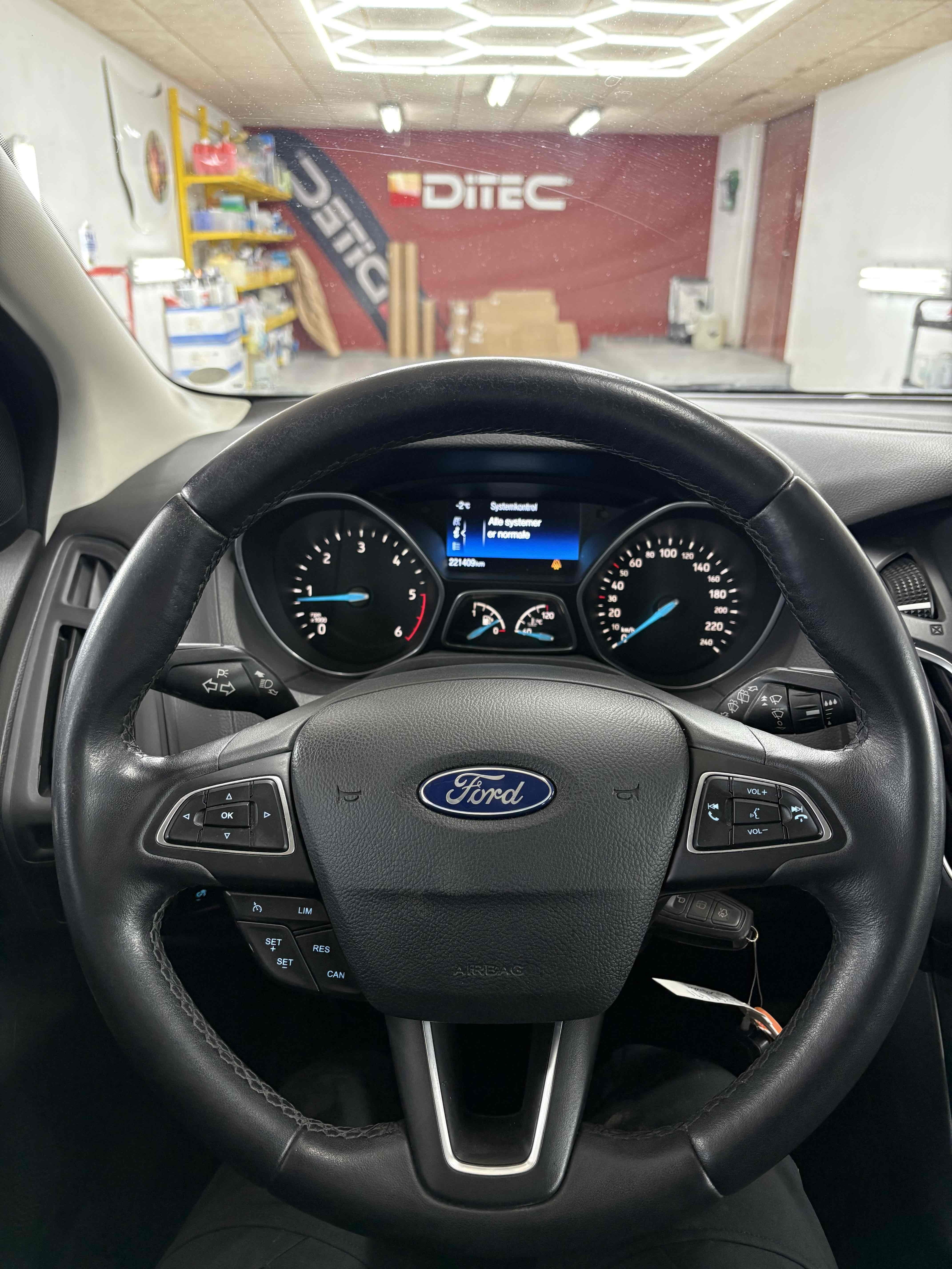 Blå Ford Focus fra 2016