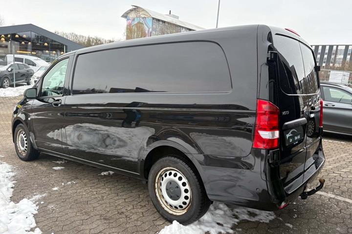 Hvid Mercedes Vito 119 fra 2020