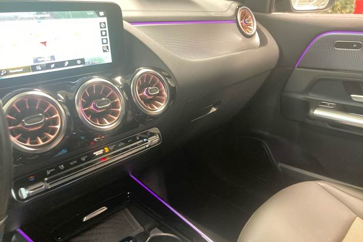 Sort Mercedes EQA250 fra 2022