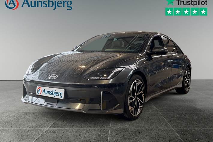 Grå Hyundai Ioniq 6 fra 2023 set udefra