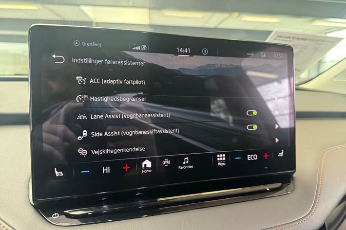 Rød Skoda Enyaq fra 2021