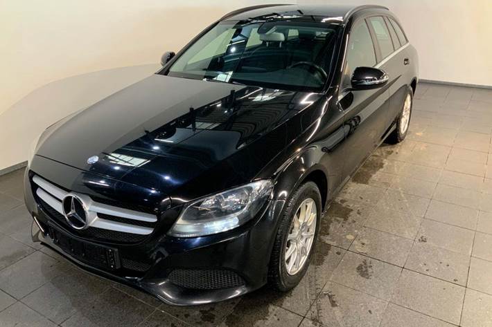 Sort Mercedes C220 d fra 2016 set udefra