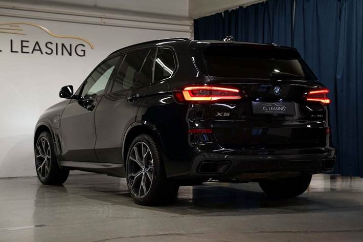 Sort BMW X5 fra 2022