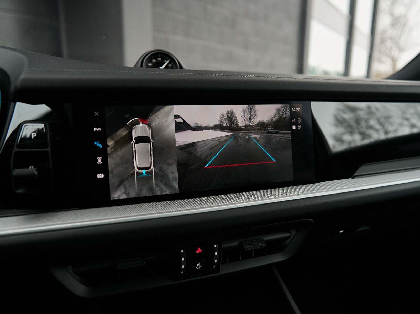 Sort Porsche Cayenne fra 2024