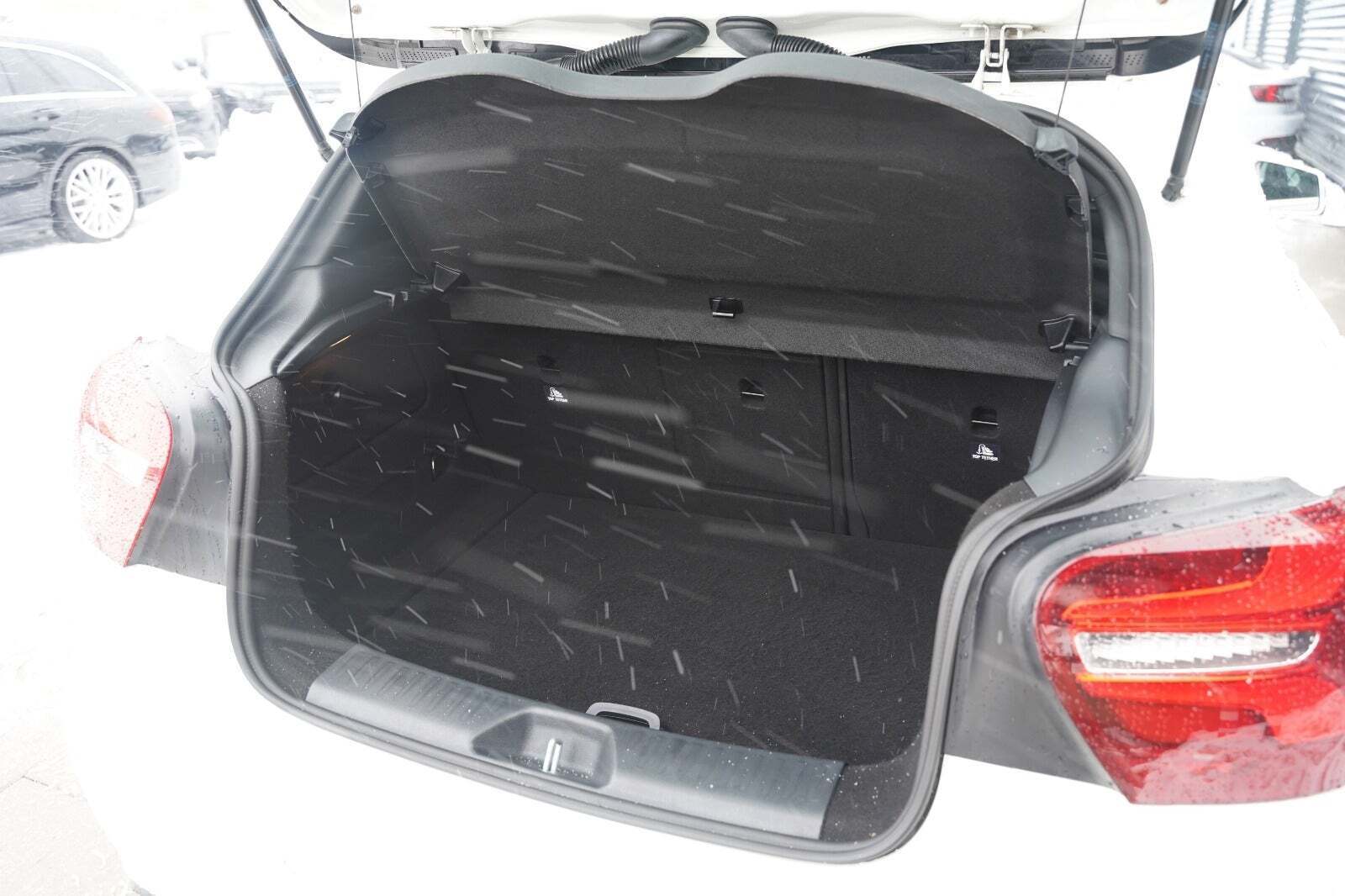 Hvid Mercedes A180 d fra 2017