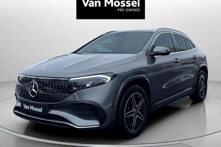 Grå Mercedes EQA250+ fra 2024 set udefra
