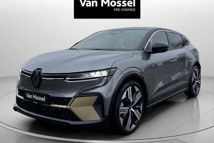 Grå Renault Megane E-Tech fra 2022 set udefra