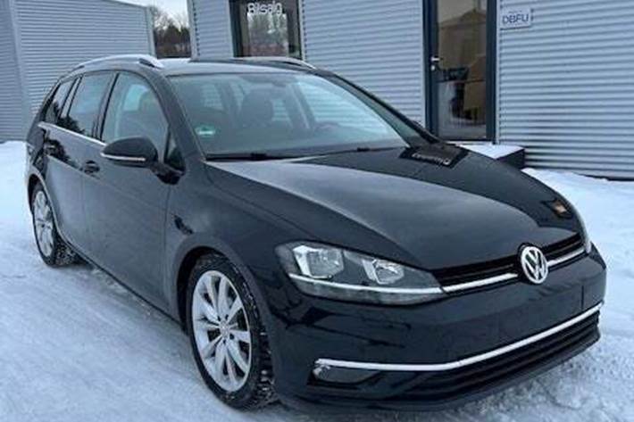 Sort VW Golf VII fra 2018 set udefra