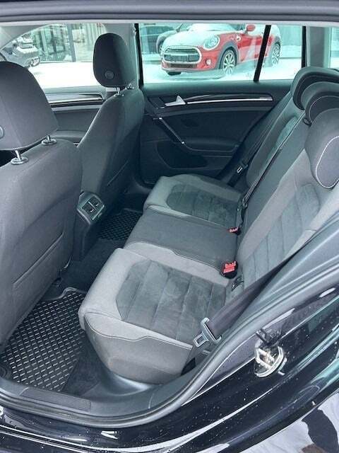 Sort VW Golf VII fra 2018