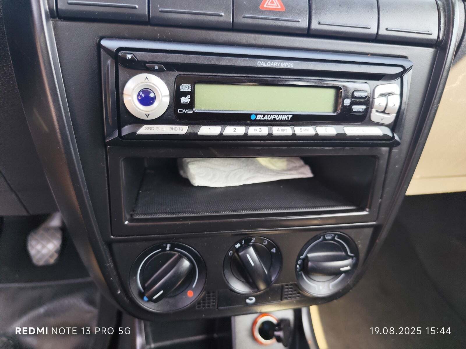 undefined VW Fox fra 2006 set indefra