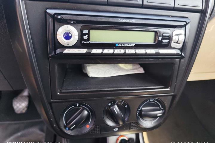 undefined VW Fox fra 2006 set indefra