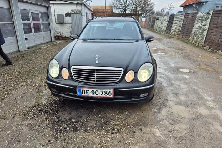 undefined Mercedes E280 fra 2006 set udefra