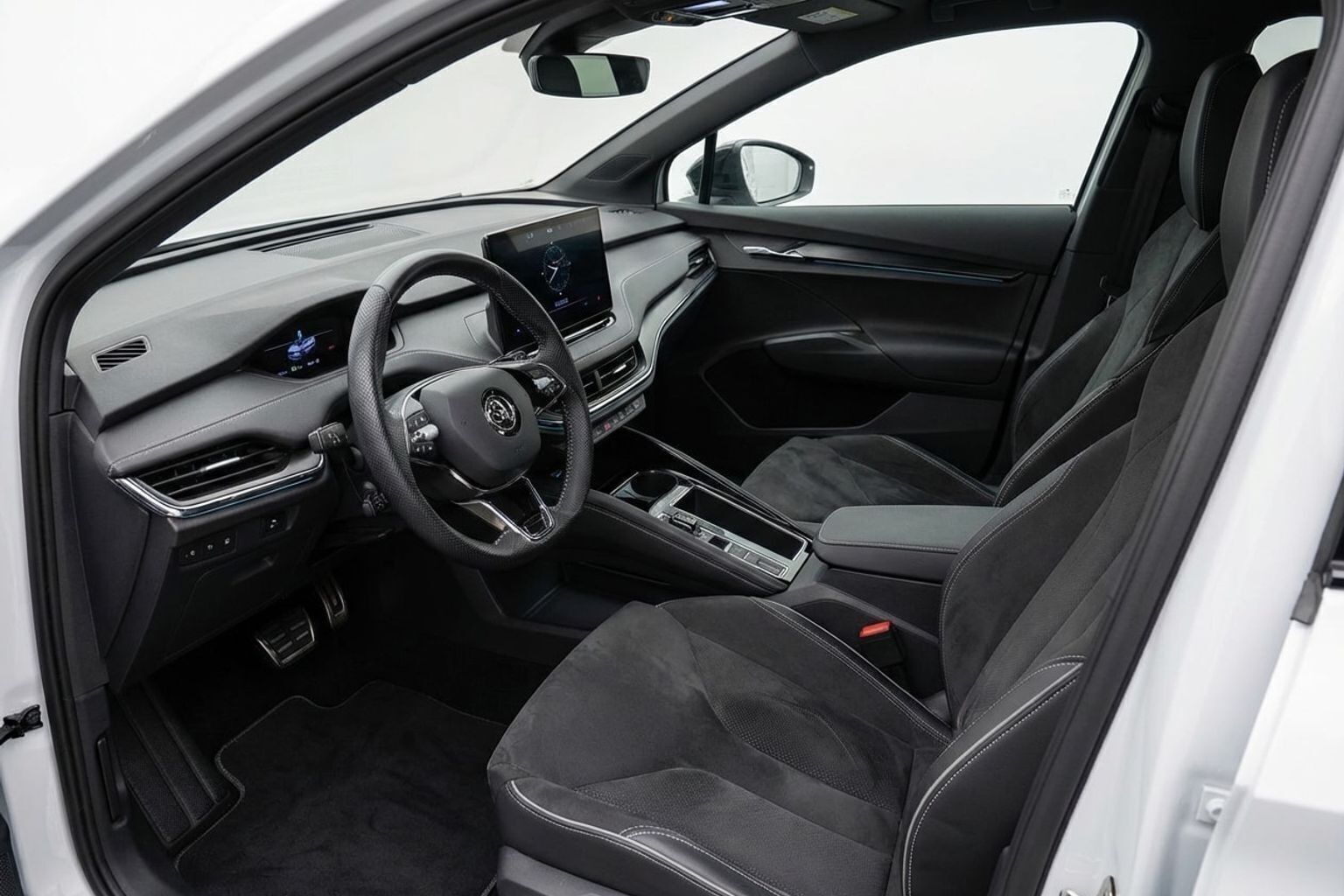 Hvid Skoda Enyaq fra 2021