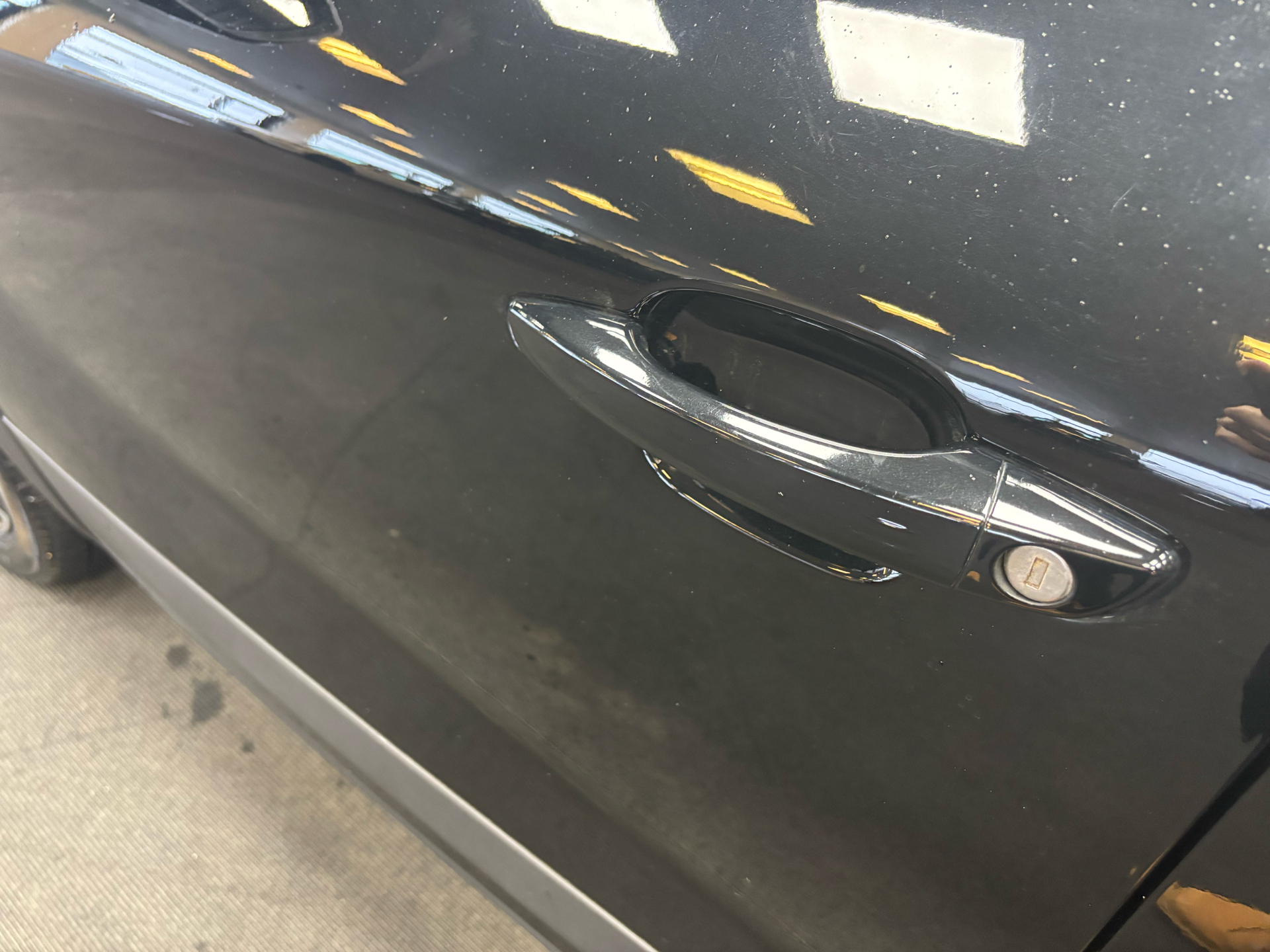 Sort Opel Mokka-e fra 2024