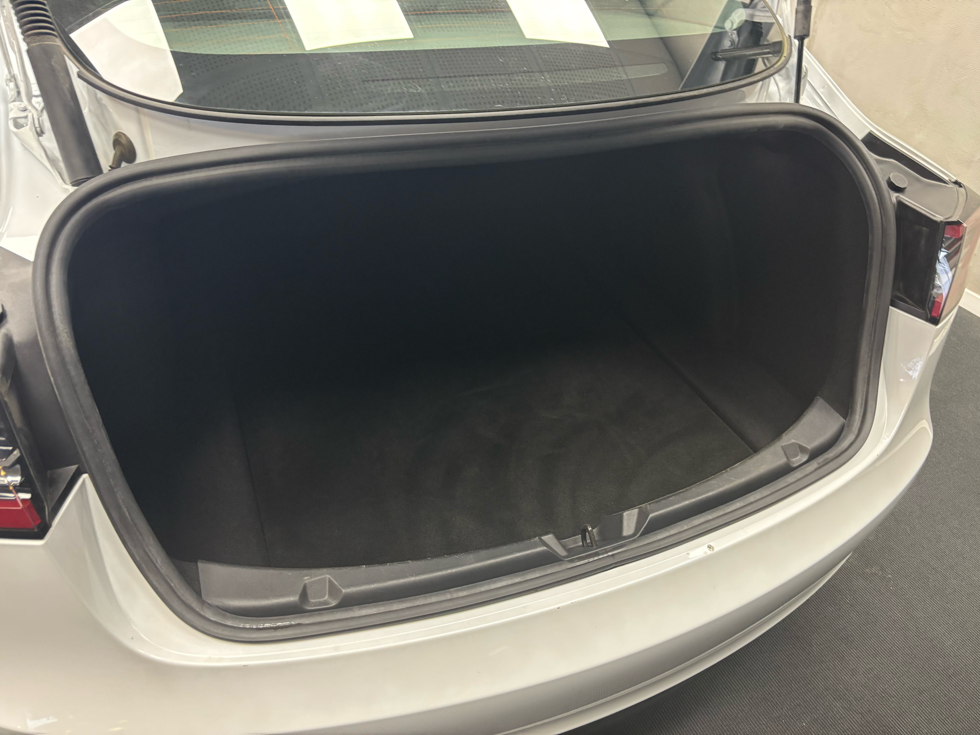 Tesla Model 3 EL 283HK Aut.