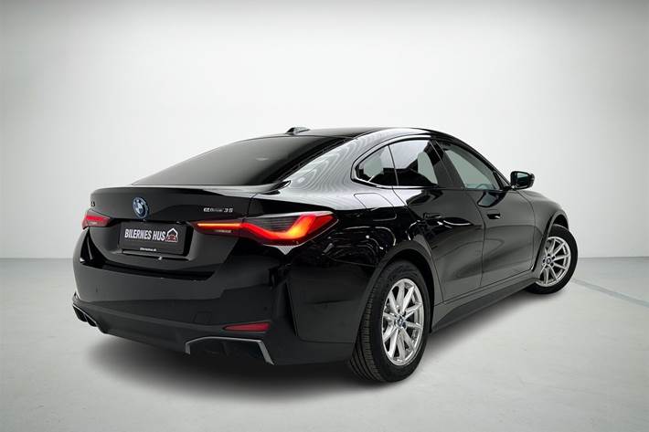 Sort BMW i4 fra 2023