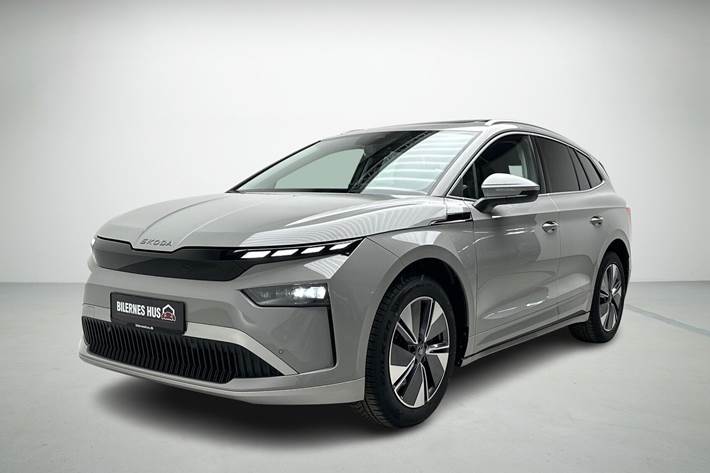 Grå Skoda Enyaq fra 2025 set udefra
