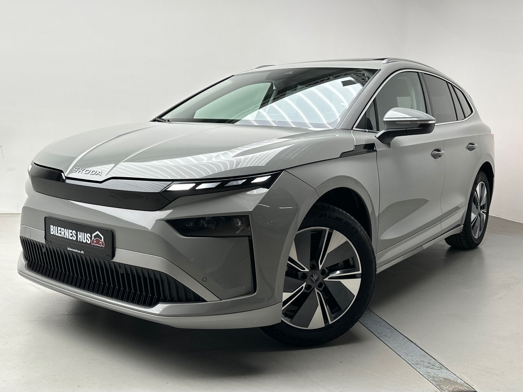 Grå Skoda Enyaq fra 2025