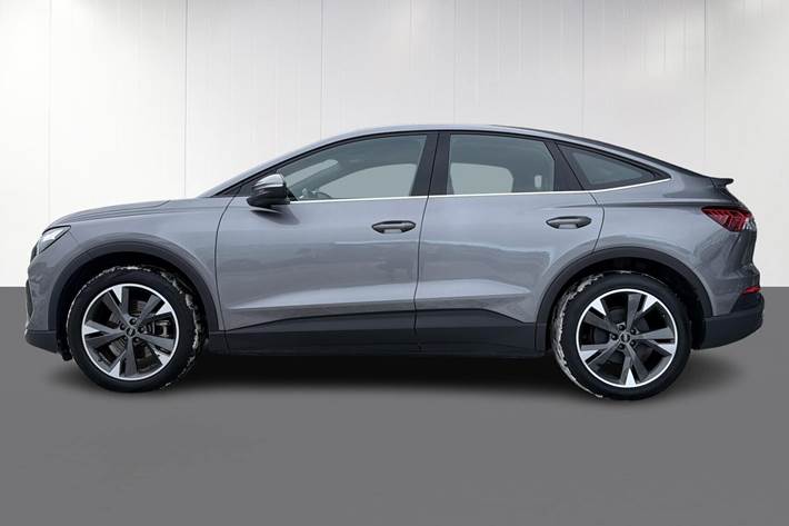 Grå Audi Q4 fra 2021