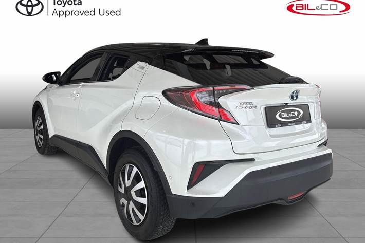 Hvid Toyota C-HR fra 2020