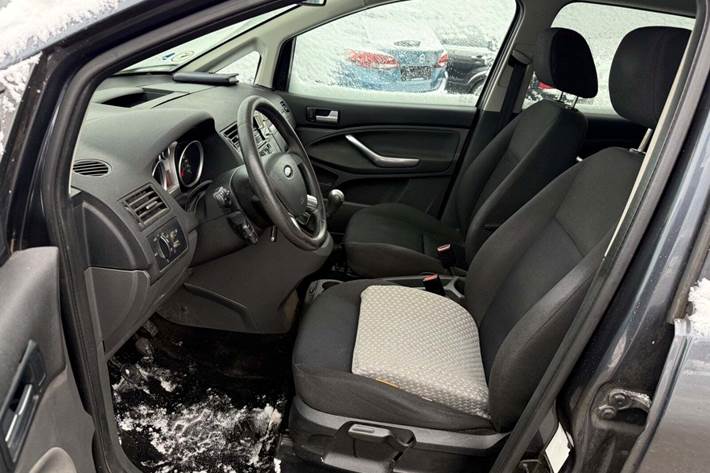 Grå Ford C-MAX fra 2010