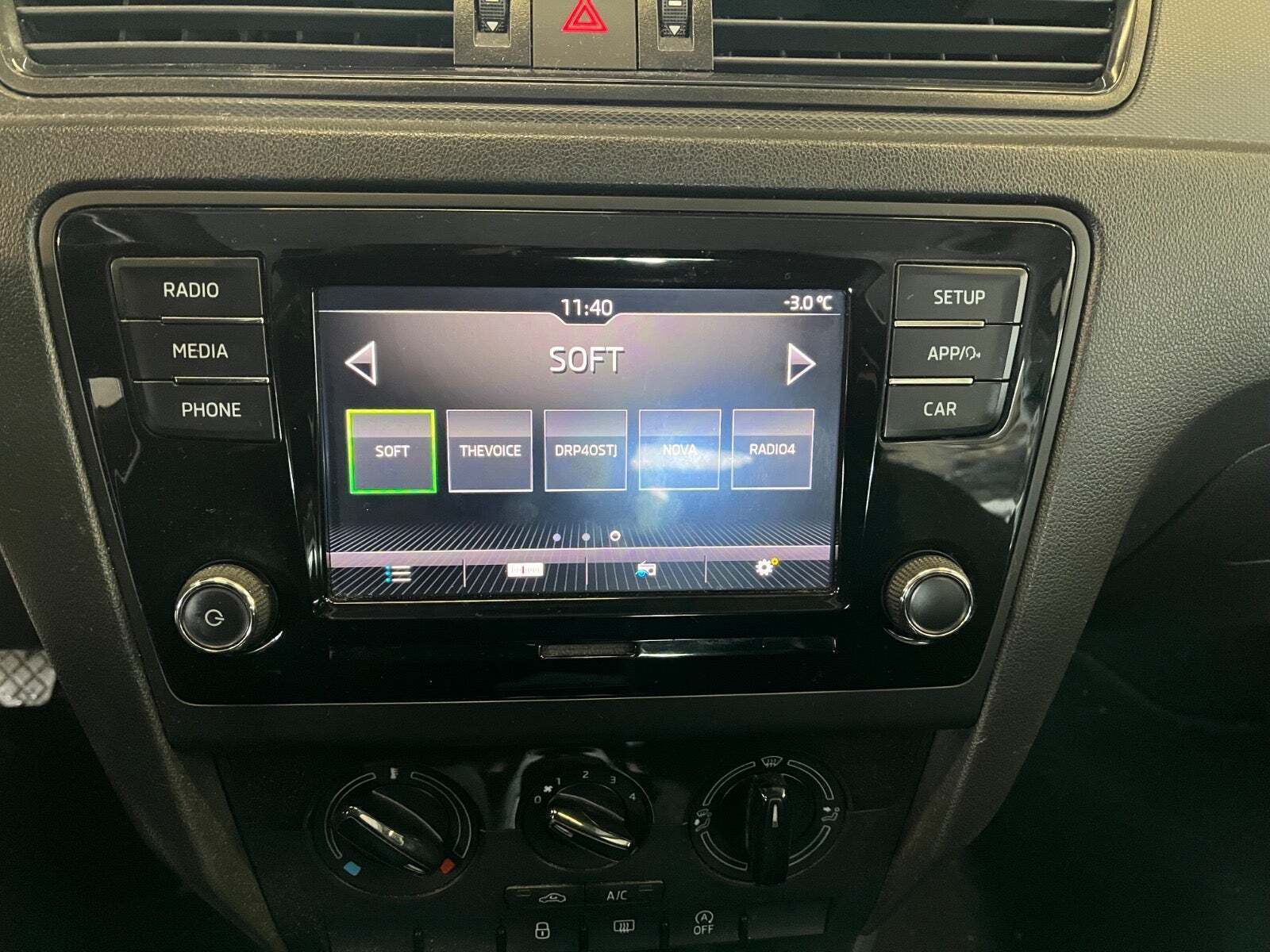 Grå Skoda Rapid fra 2019