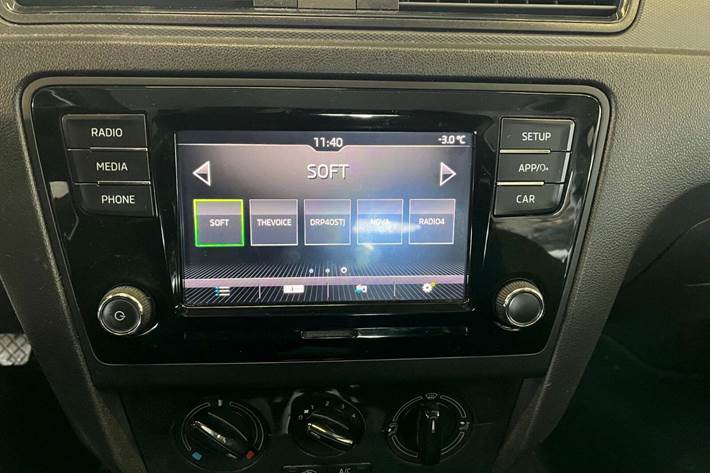 Grå Skoda Rapid fra 2019