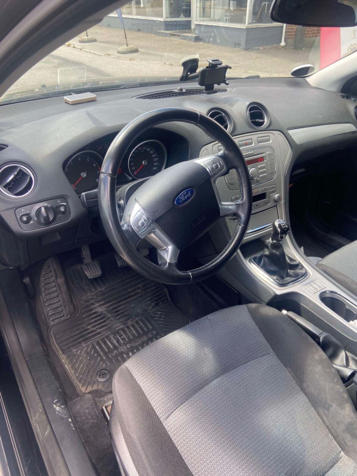 Ford Mondeo 2,0 145 Ambiente