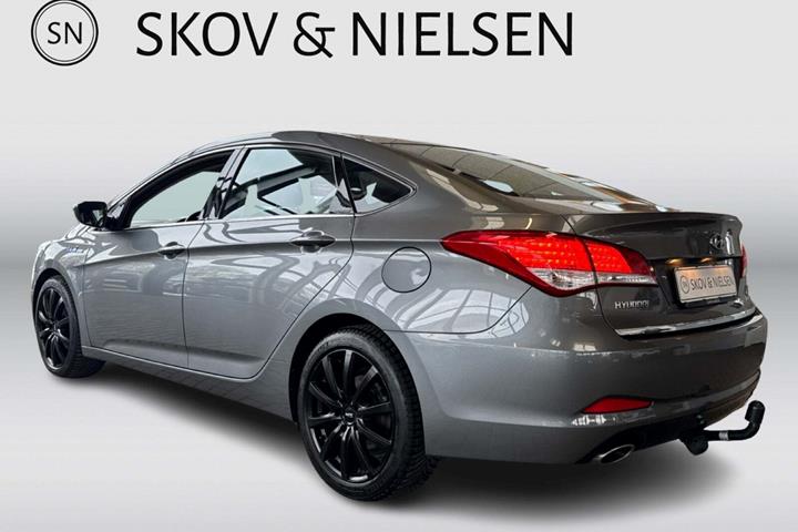 Grå Hyundai i40 fra 2013